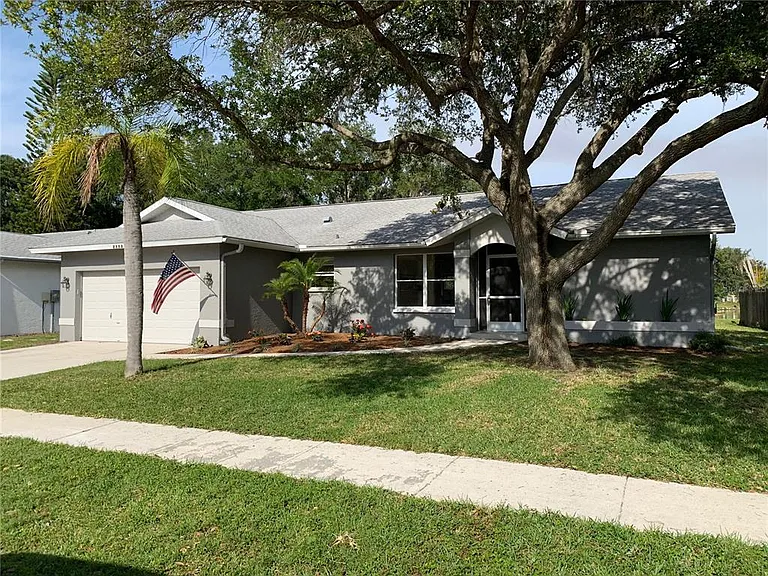 2193 Cork Oak St E — Photo 2