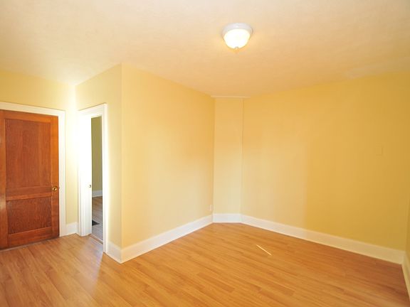 3rd image of 7606 Seward Ave