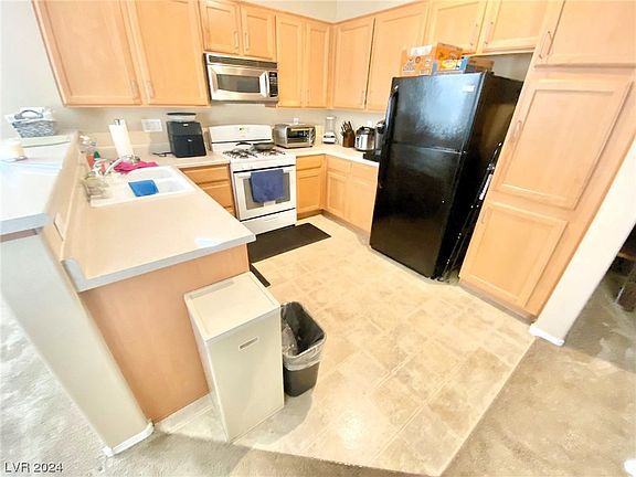 3rd image of 6247 Shamrock Lake Ave