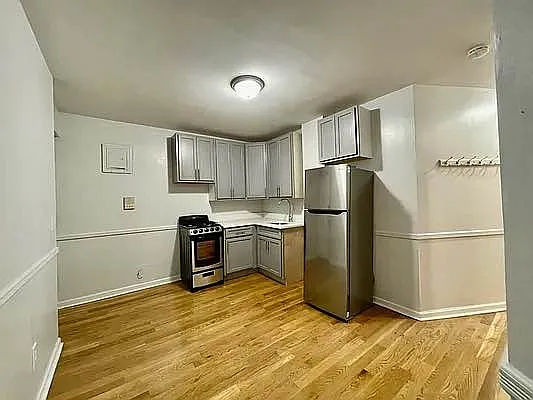 Rented by J PRESTON AND ASSOCIATES INC | media 7