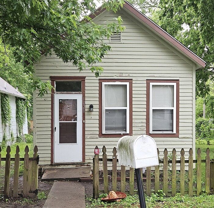 1st image of 1021 Pottawatomie St