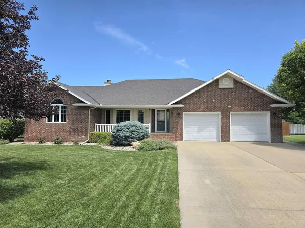 1405 Washington Cir, Hays, KS 67601