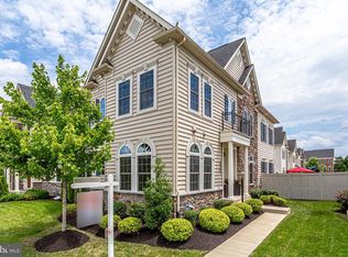 42583 Voormeade Ter, Chantilly, VA 20152