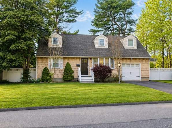 118 Foster Road, Ronkonkoma, NY 11779