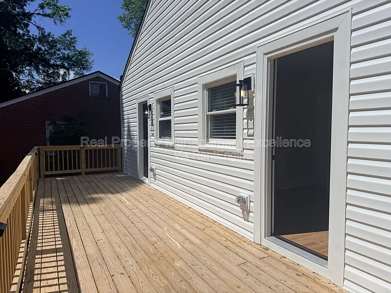 114 E Club Blvd #A — Photo 18