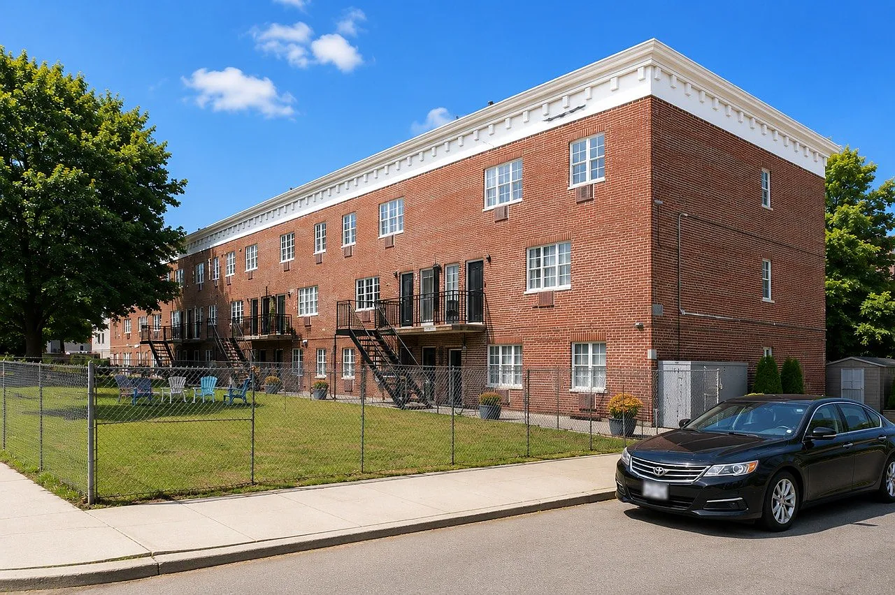 2 bed, 900 sqft, $2,950 — Photo 2