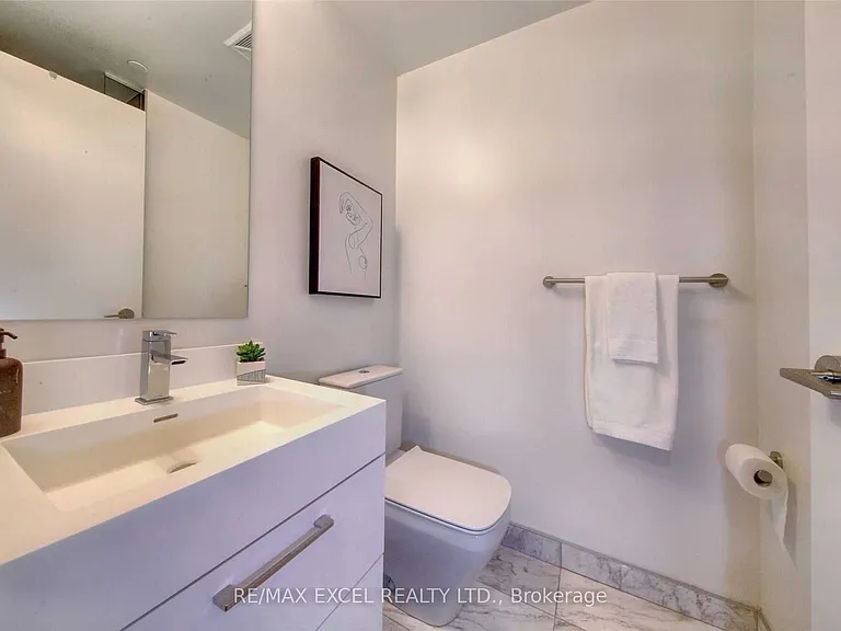 1 Yorkville Ave #3402 — Photo 16
