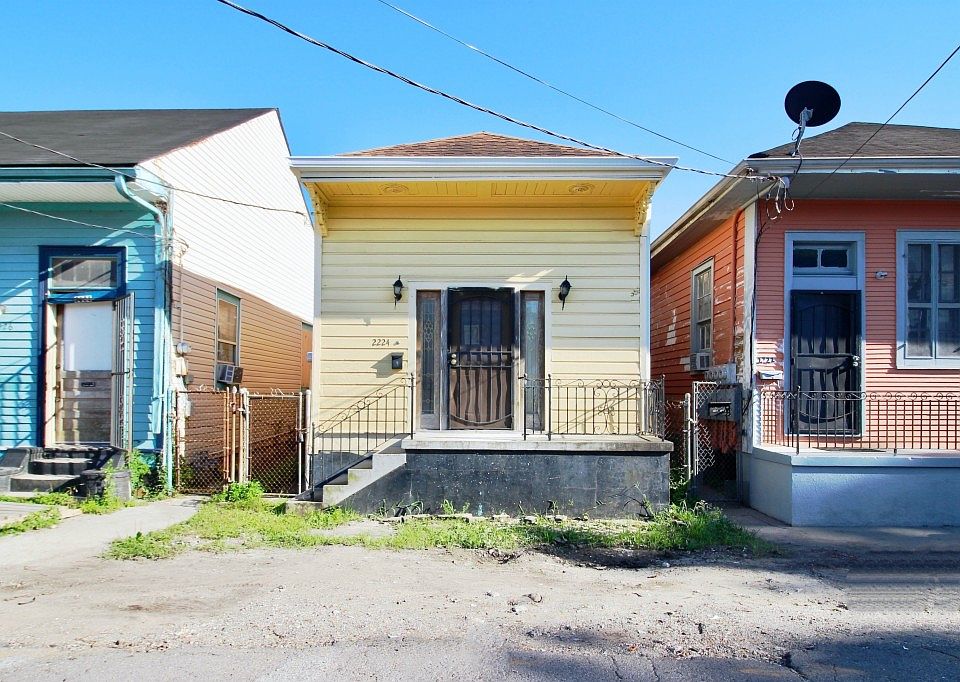 1st image of 2224 Marais St