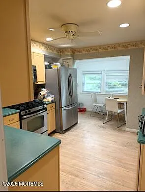 4 bed, 1454 sqft, $3,000 — Photo 2