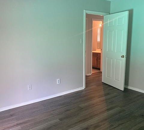 4th image of 6102 Kensington Cir