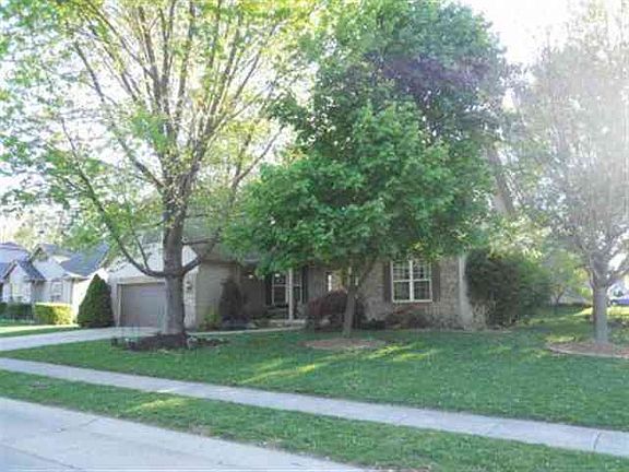 2nd image of 4537 Bur Oak Ln