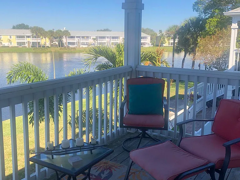 149 Seahorse Dr SE #H — Photo 11