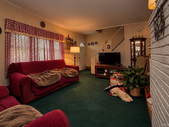 3rd image of 158 Bloomingdale Road