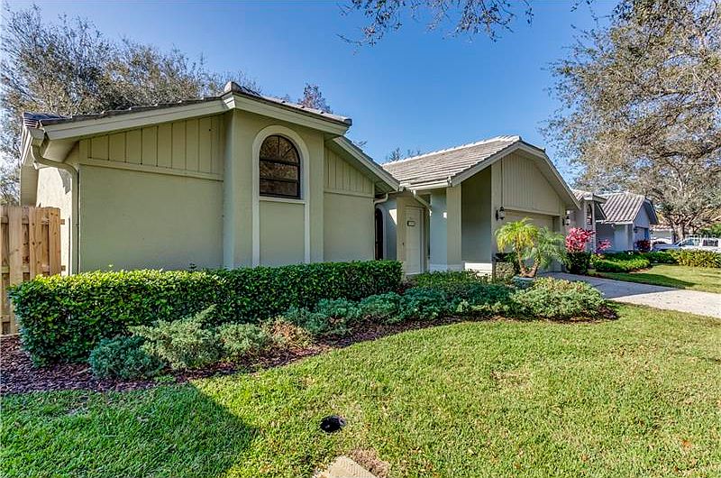 1st image of 612 Quintana Pl NE