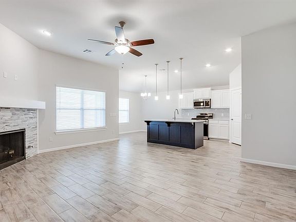 4th image of 18013 Sunny Stone Ct