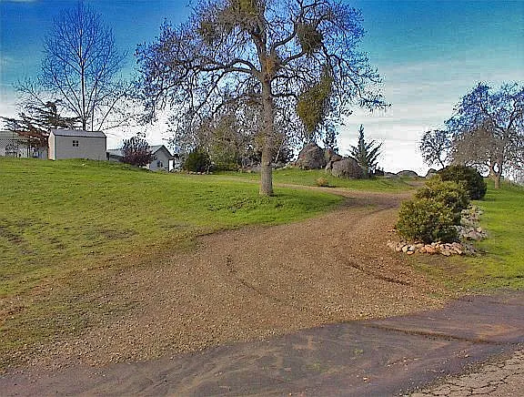 45311 Longview Rd photo 1
