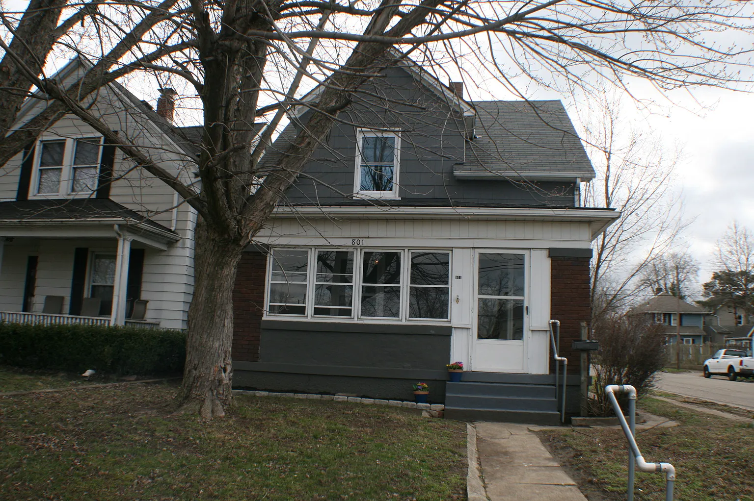 801 Charles St photo 1