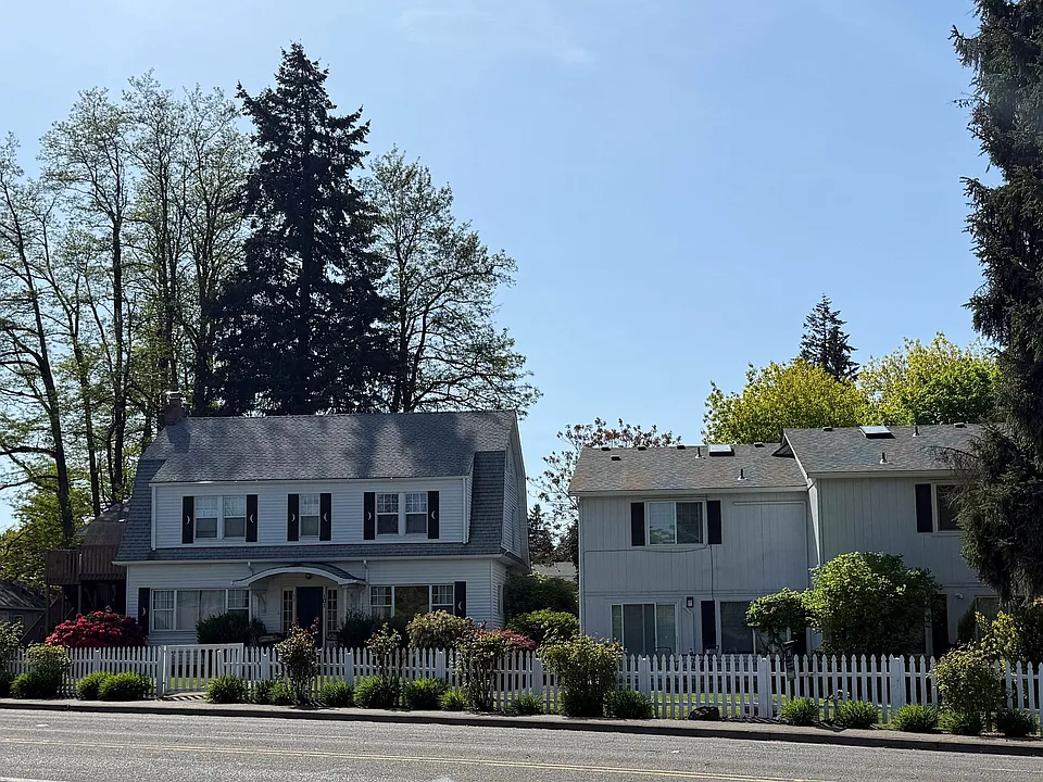 620-636 Browning Ave S