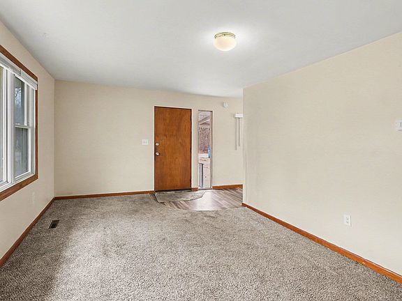 5th image of 513 Ridge Rd