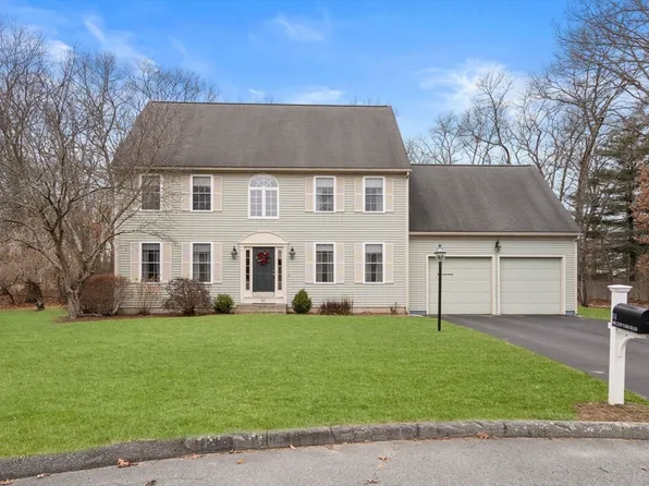 51 Hilltop Farm Rd, Attleboro, MA 02703