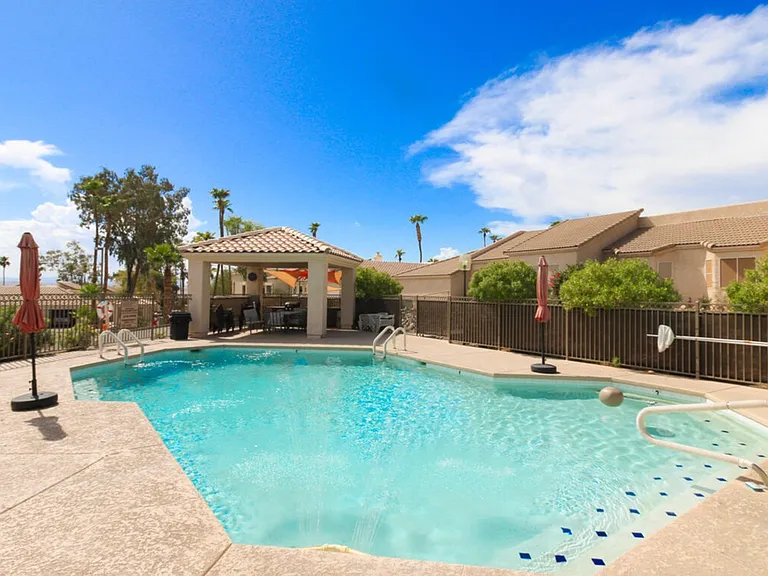 470 Acoma Blvd S #123-B — Photo 3