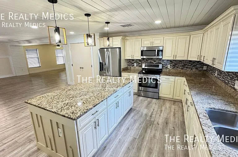 1040 Elderberry Dr — Photo 18