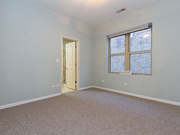 4th image of 4401 S Lake Park Ave Unit 2