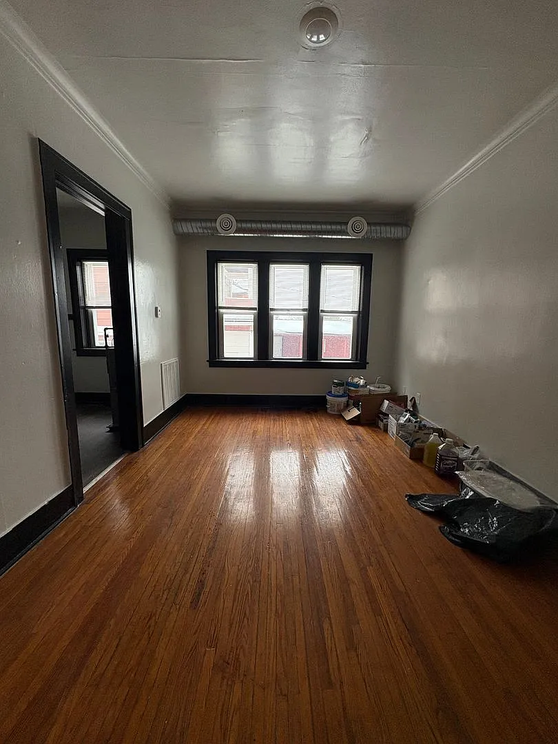 401 Ridgeway Ave. — Photo 1