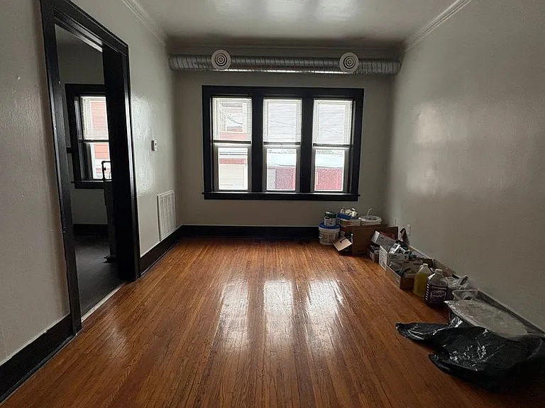 401 Ridgeway Ave — Photo 1