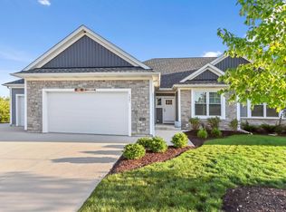 1401 Stonybrook Trl, Lake Geneva, WI 53147