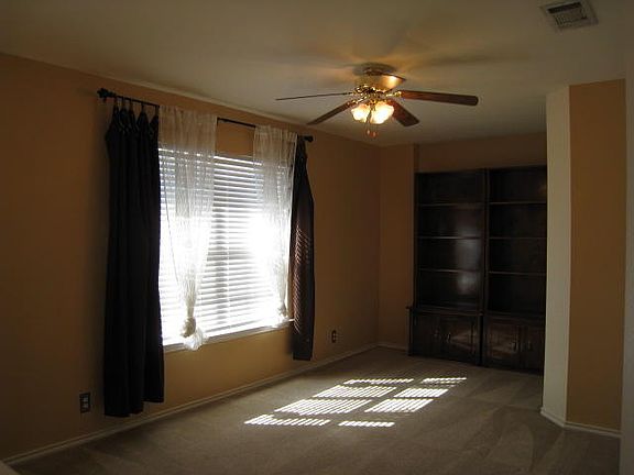 4th image of 7109 Lynn Lake Dr