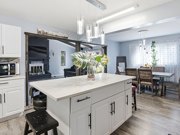 4th image of 7927 Sherwood Cir N