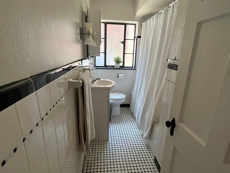 2074 Atkins Ave #1 — Photo 11