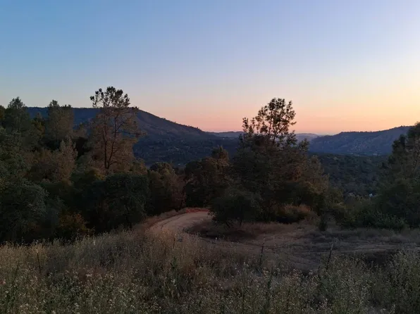 28666 Quail Springs Ln, Tollhouse, CA 93667