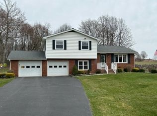 1770 Winner Rd, Hermitage, PA 16148