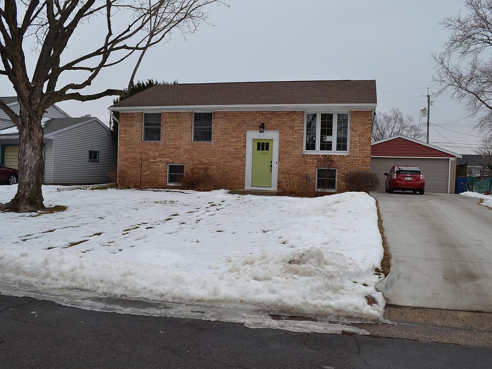 1st image of 3409 Leonard St
