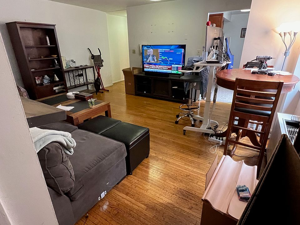 1st image of 121 E 12th St APT 4I