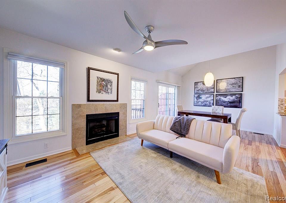 840 Woodridge Hills Dr Brighton MI Zillow