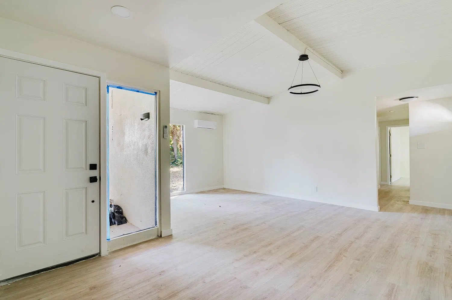3 bed, 1115 sqft, $3,300 — Photo 3