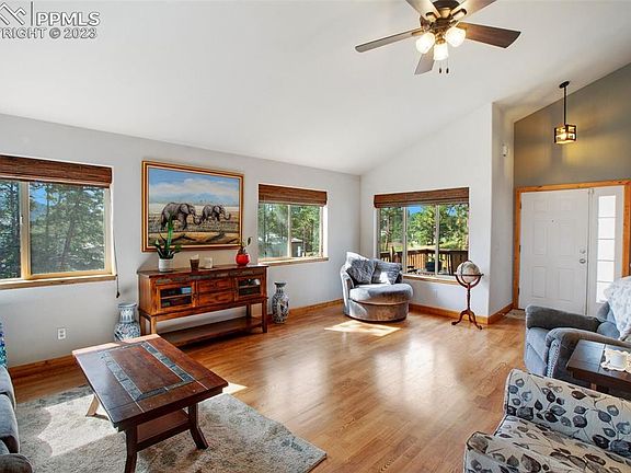 3rd image of 341 Panther Ct