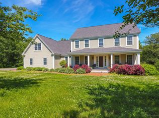 8 Deerfield Ln, Manchester, ME 04351