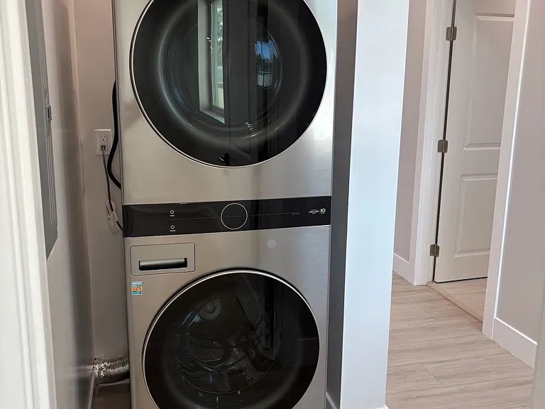 In-unit washer/dryer