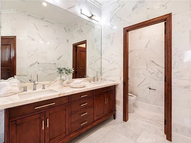 2027 Santiago Dr — Photo 18