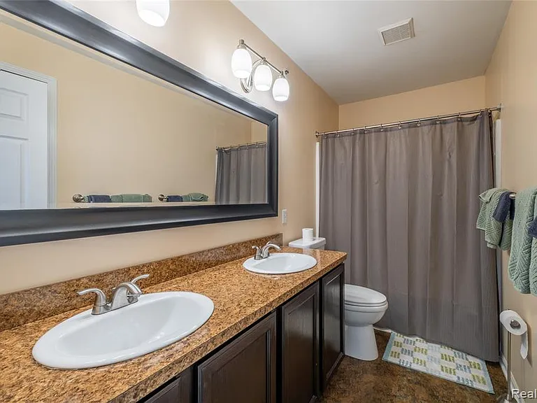1250 Walloon Way — Photo 18