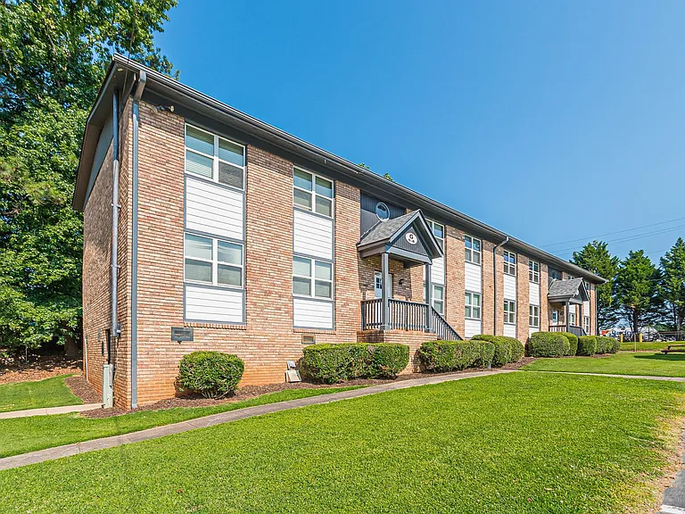 Georgian Oaks Apartments — Photo 22