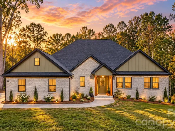 10120 Mini Ranch Rd, Waxhaw, NC 28173