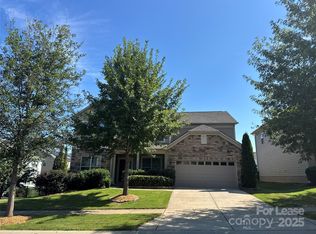 10413 Honeyfur Ct, Charlotte, NC 28278