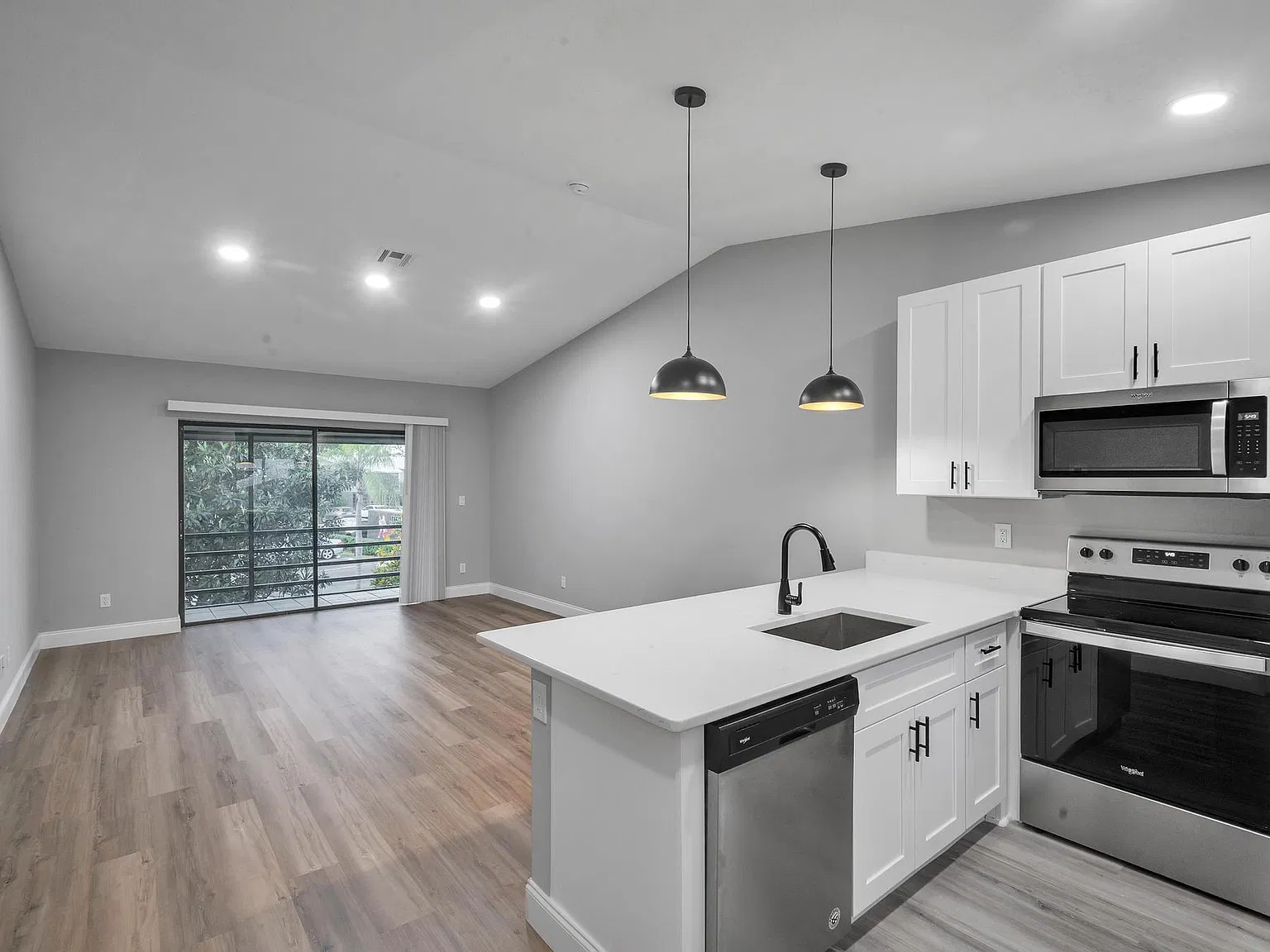 1 bed, 1.5 bath, 746 sqft, $1,775 — Photo 1