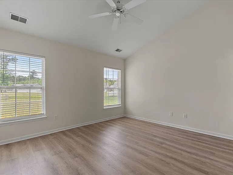 12 Torrey Ln — Photo 11