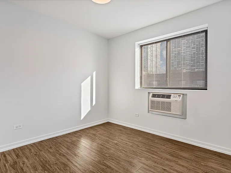 5411.5 N Winthrop Ave #524 — Photo 8